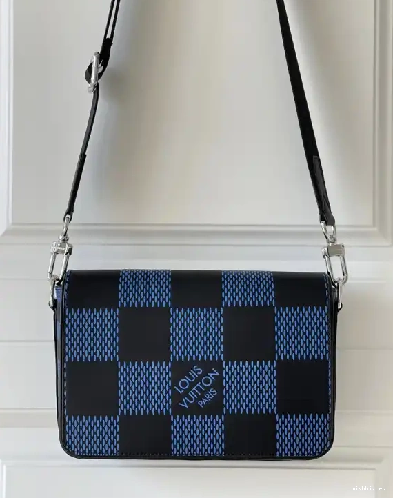 WIS LOUIS VUITTON STUDIO MESSENGER 0520